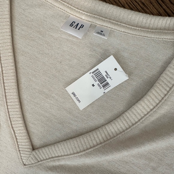 NWT Gap Lightweight Ribbed Sleeve Sweater - size medium - Picture 3 of 5